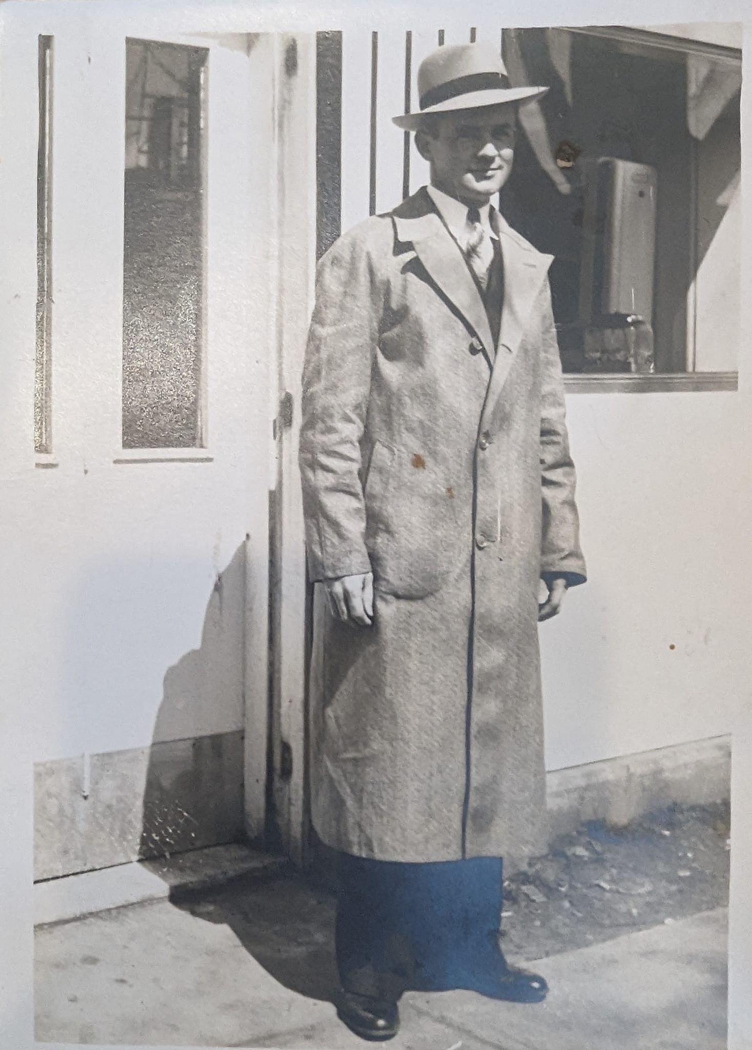 Leo Powers Throwback